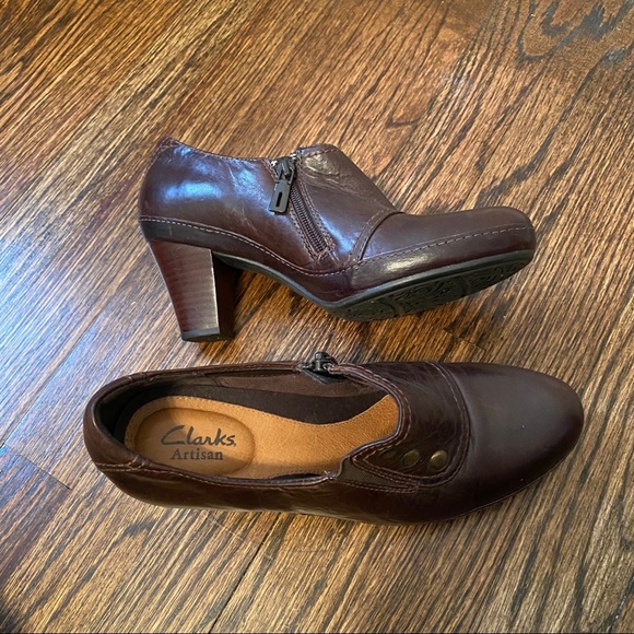 Clarks Brown Slip On Shoes Size 6.5 - Picture 3 of 5